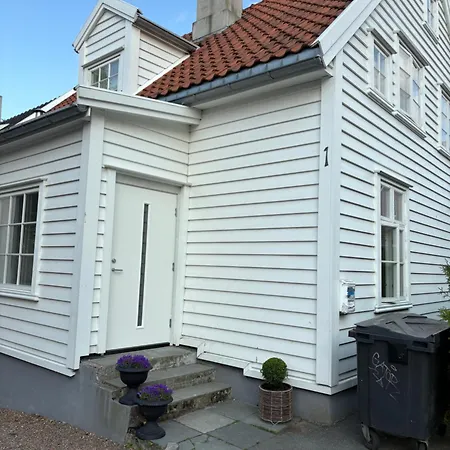 Flott Lelighet I Eiganes Apartment